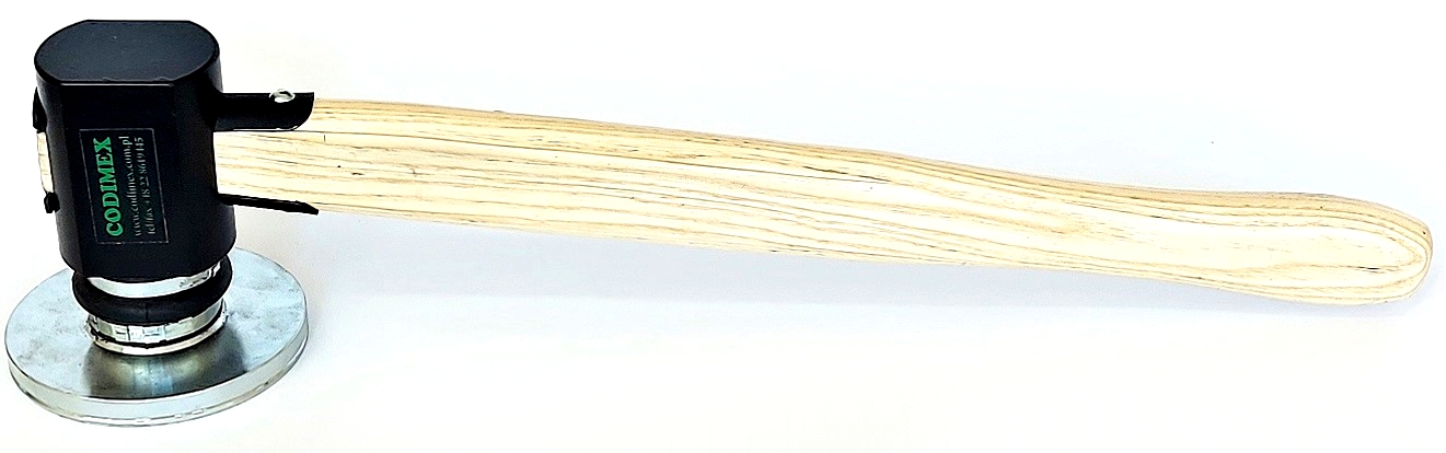 Młot do nabijania klamer.